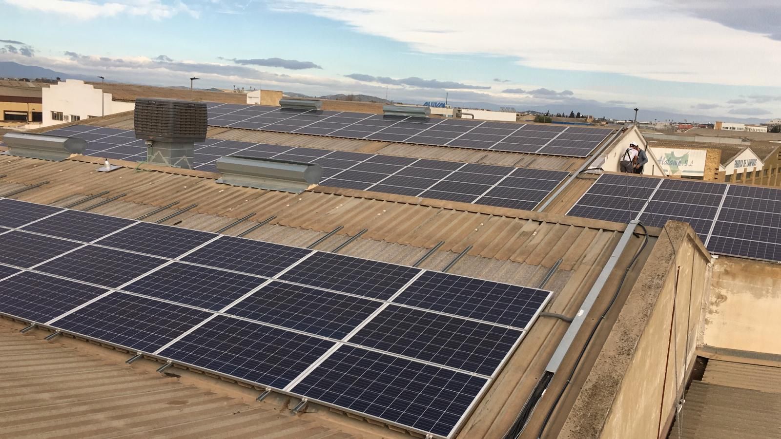 Fabricante de productos de limpieza — instalación fotovoltaica JONSOK