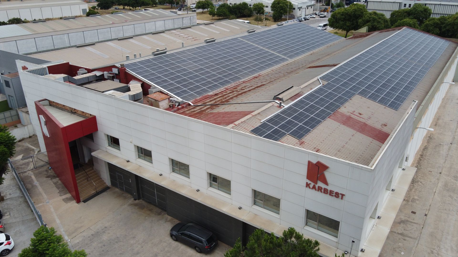 Fabricante de envases plegables — instalación fotovoltaica JONSOK