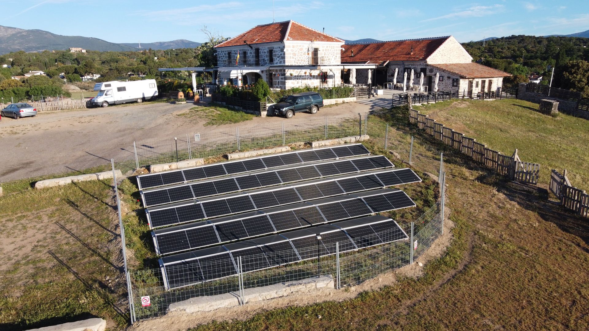 Restaurante · este-oeste — instalación fotovoltaica JONSOK