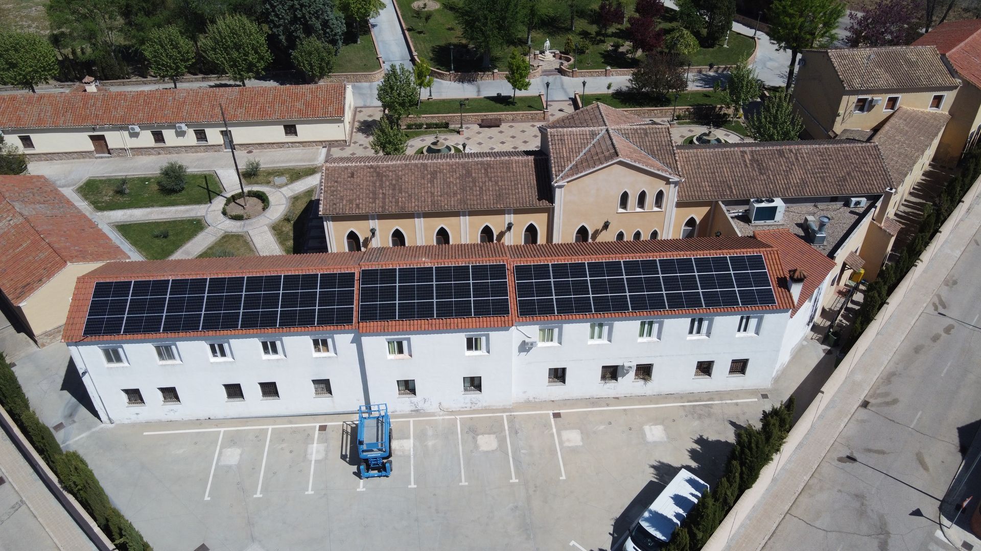 Complejo de asociación religiosa — instalación fotovoltaica JONSOK