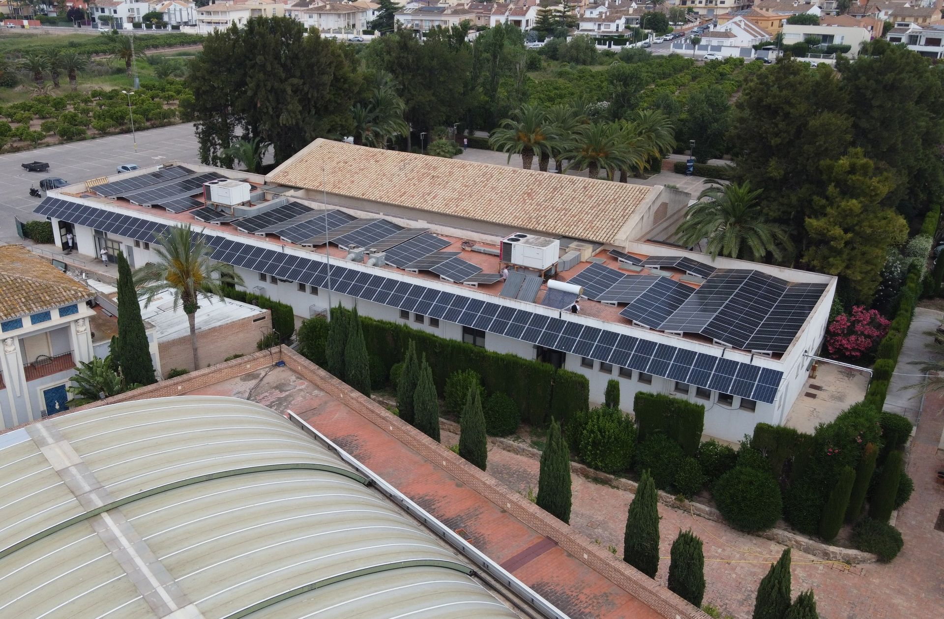 Complejo de eventos — instalación fotovoltaica JONSOK